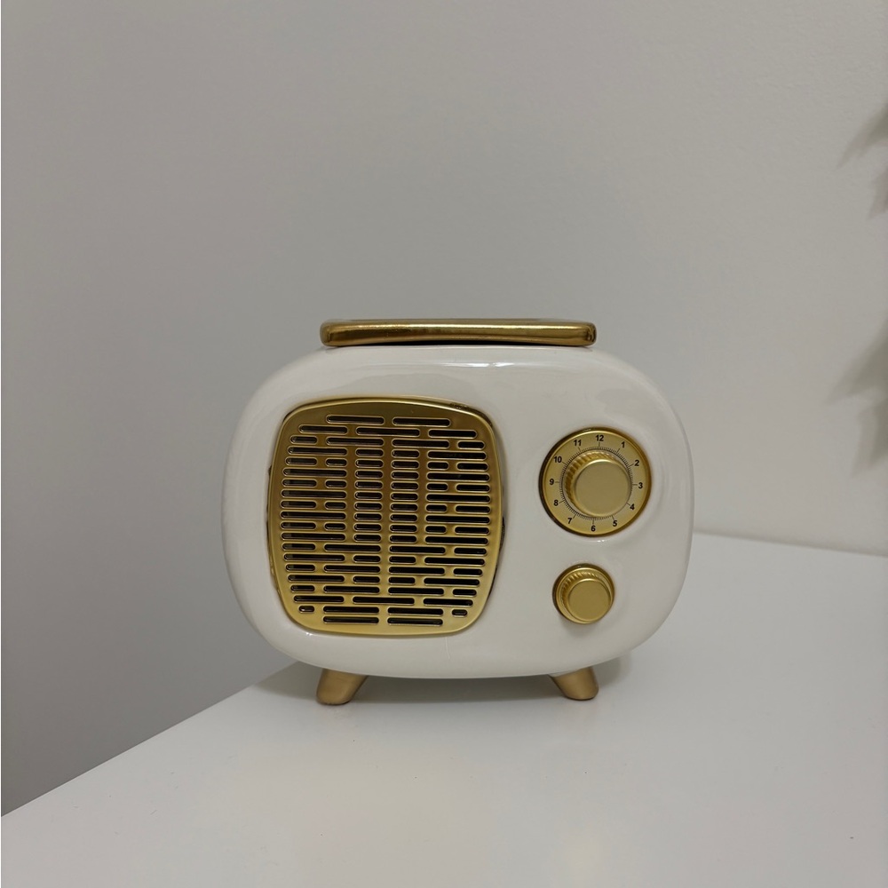 Retro Gold and White Wax Melter